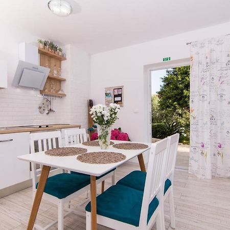 Apartamento Apartman Sun Solin Exterior foto